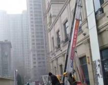 小型云梯搬家车
